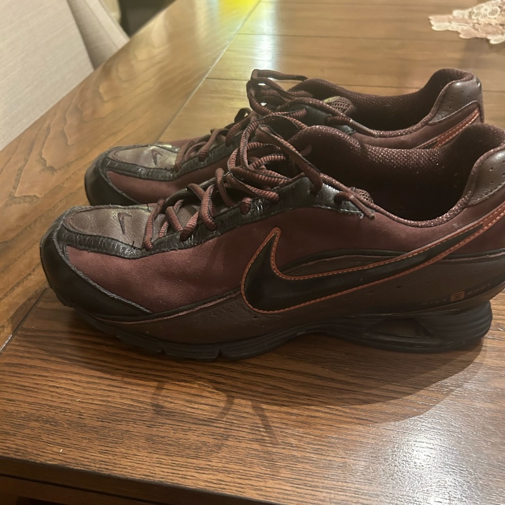 Men’s brown Nike shoes